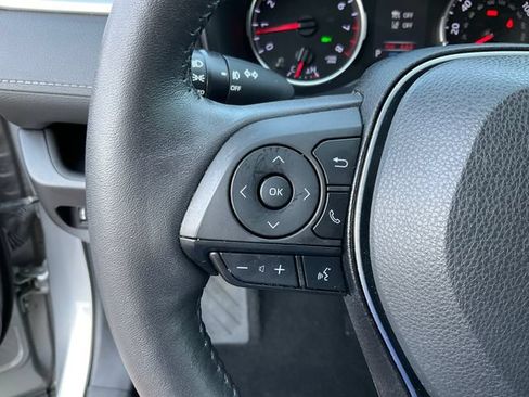 Used 2022 Toyota RAV4 XLE Premium FWD image 12
