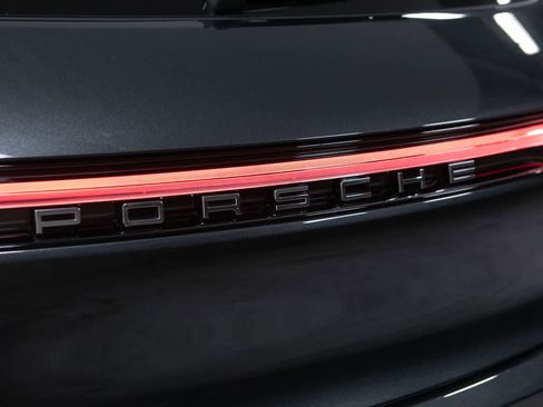 Certified 2026 Porsche Macan AWD/4WD image 19