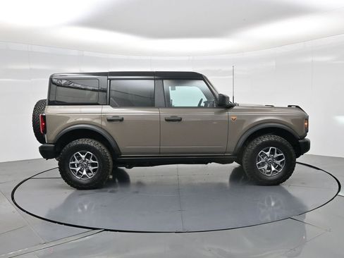 Used 2025 Ford Bronco Badlands image 5