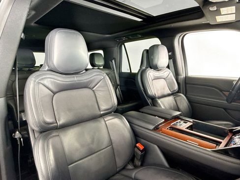 Used 2023 Lincoln Navigator Reserve w/ Monochromatic Package RWD image 14