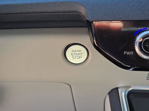New 2026 Kia Carnival EX FWD image 28