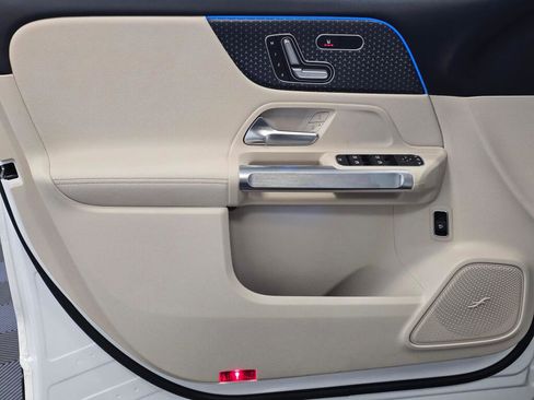 New 2026 Mercedes-Benz GLB 250 4MATIC image 33