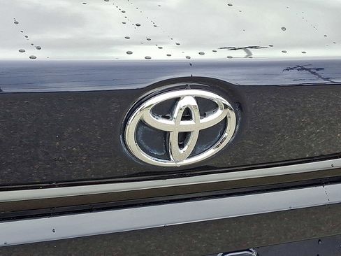 Used 2024 Toyota Corolla LE image 29