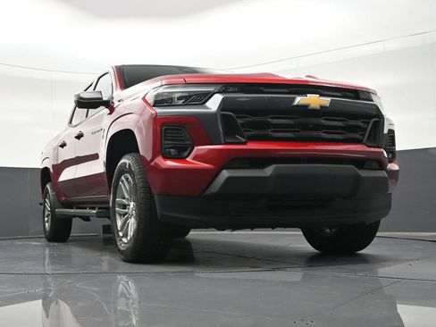 Used 2025 Chevrolet Colorado LT w/ LT Convenience Package RWD image 30