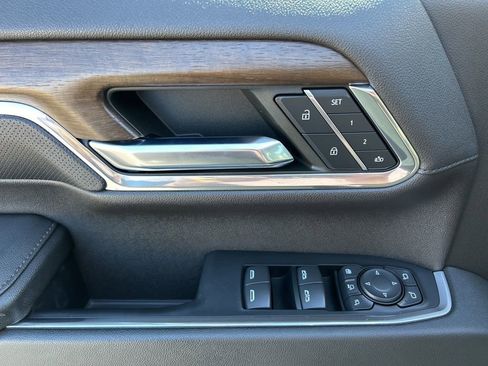 Used 2024 Chevrolet Silverado 2500 High Country w/ High Country Premium Package image 19