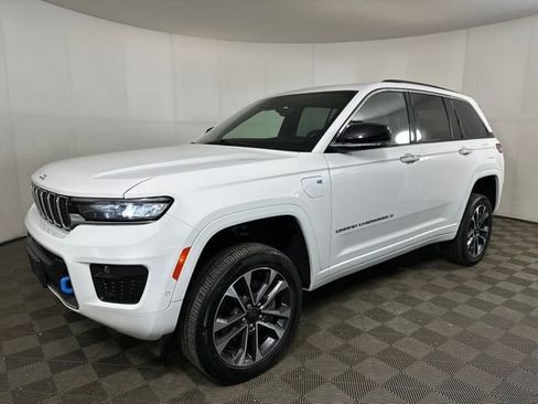 Used 2023 Jeep Grand Cherokee Overland AWD/4WD image 7