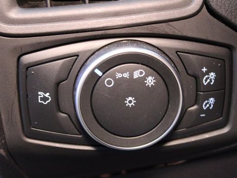 Used 2018 Ford Focus SE image 17