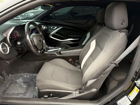 Used 2019 Chevrolet Camaro SS RWD image 13