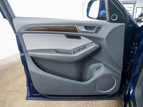 Used 2017 Audi Q5 2.0T Premium Plus w/ Technology Package image 17