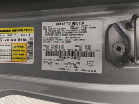 Used 2020 Ford Mustang Premium RWD image 33
