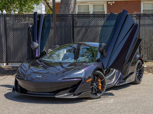 Used 2019 McLaren 600LT RWD image 10