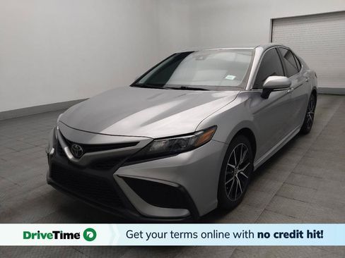 Used 2022 Toyota Camry SE FWD image 1