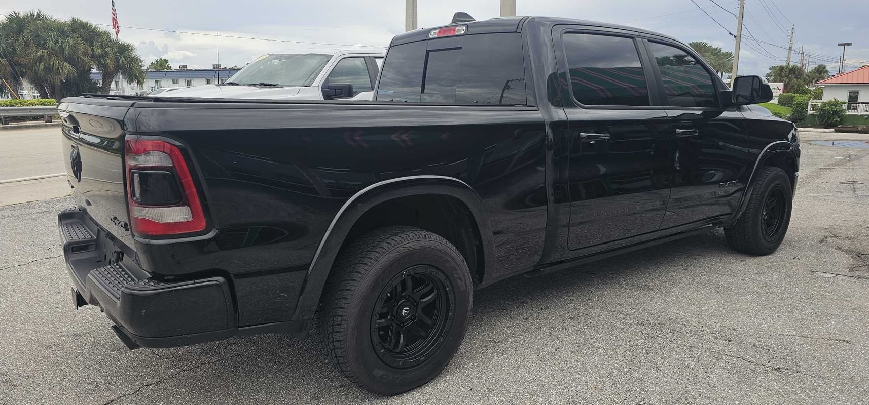 Used 2020 RAM 1500 Limited w/ Black Appearance Package AWD/4WD image 36