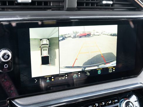 Used 2023 GMC Sierra 1500 AT4 w/ AT4 Preferred Package AWD/4WD image 7