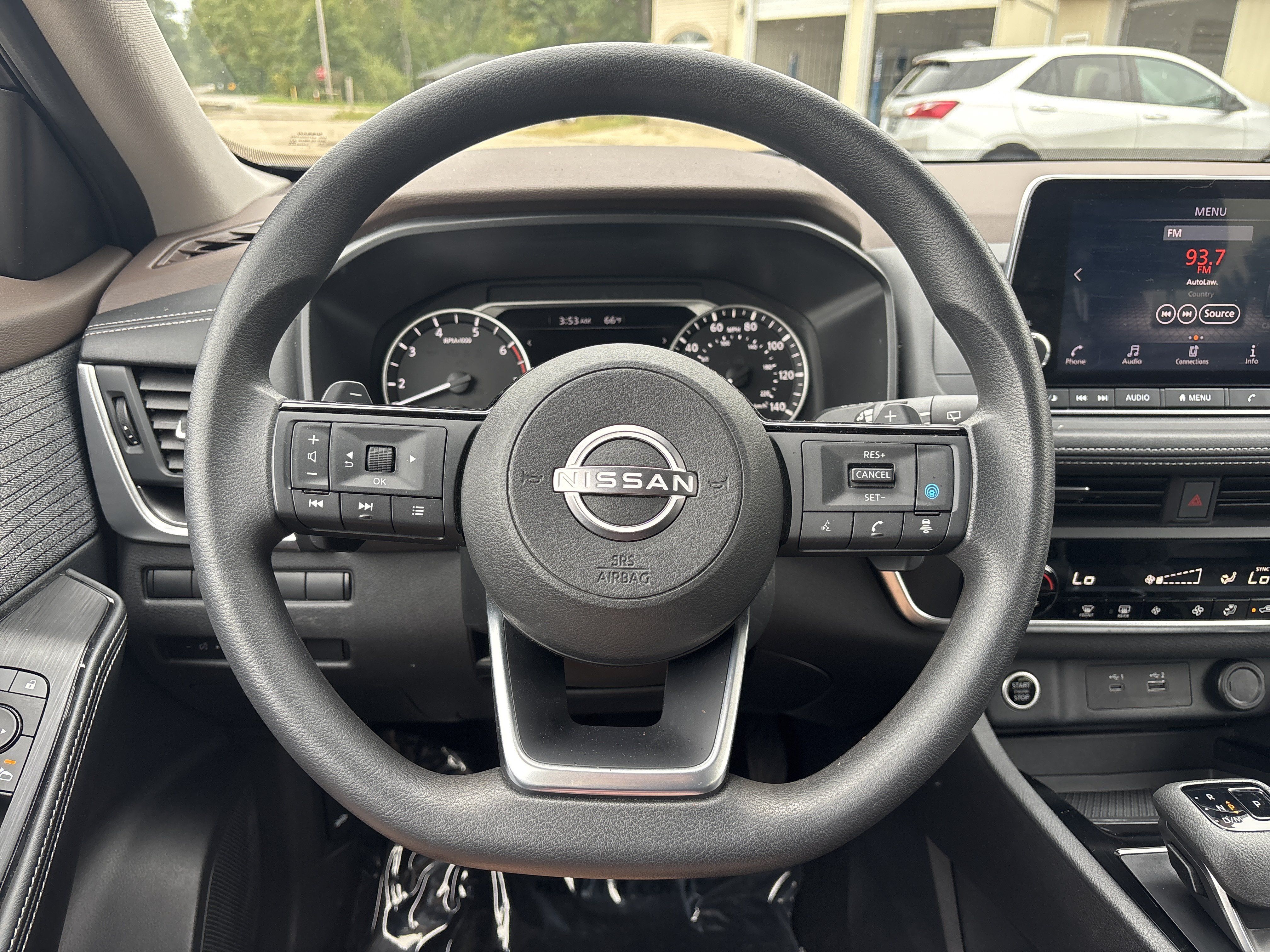 Used 2023 Nissan Rogue SV AWD/4WD image 25