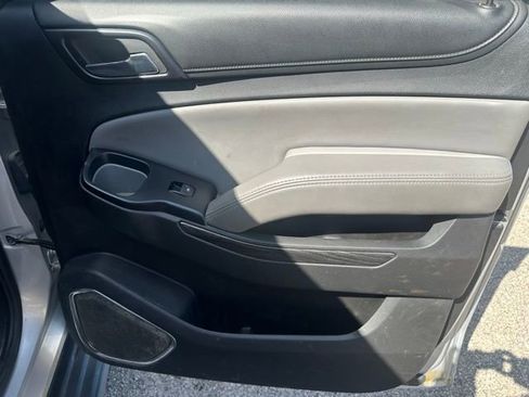 Used 2015 Chevrolet Suburban LT image 21