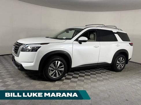 Used 2025 Nissan Pathfinder SL FWD image 1