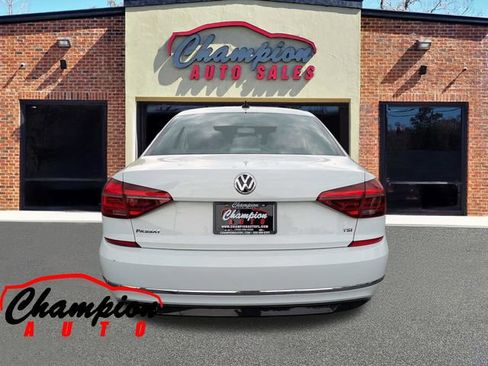 Used 2018 Volkswagen Passat 2.0T R-Line w/ R-Line Lighting Package image 8