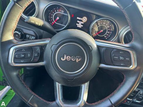 Used 2018 Jeep Wrangler Unlimited Rubicon AWD/4WD image 6