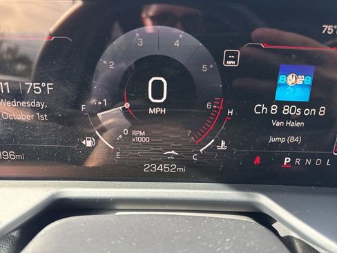 Used 2025 GMC Acadia Elevation image 25