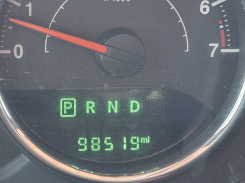 Used 2018 Jeep Wrangler Unlimited Sahara AWD/4WD image 27