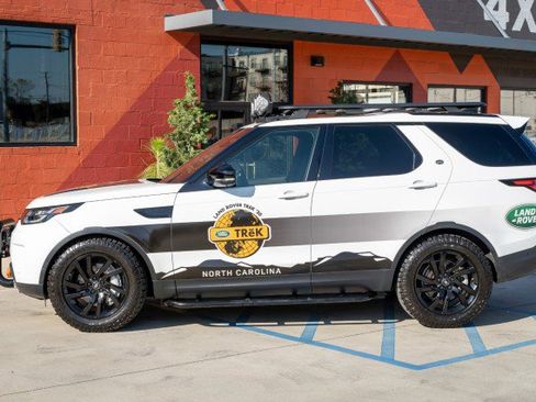 Used 2020 Land Rover Discovery HSE image 6