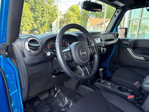 Used 2015 Jeep Wrangler Sport w/ Quick Order Package 24S AWD/4WD image 9