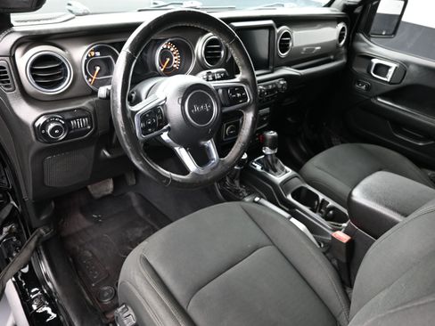 Used 2018 Jeep Wrangler Unlimited Sahara AWD/4WD image 22