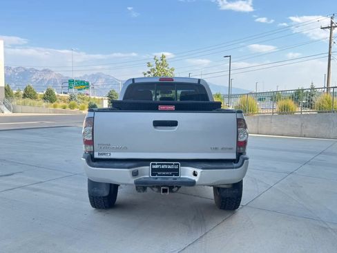 Used 2010 Toyota Tacoma 4x4 Double Cab V6 image 4