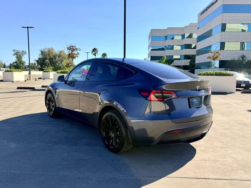 Used 2022 Tesla Model Y Long Range AWD/4WD image 11