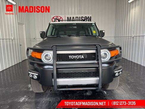 Used 2011 Toyota FJ Cruiser 4WD w/ Upgrade Pkg image 10