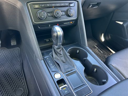 Used 2019 Volkswagen Atlas SE FWD image 25