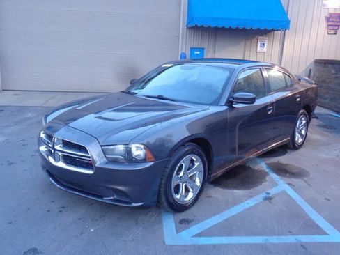 Used 2014 Dodge Charger SE w/ Sport Appearance Group RWD image 1