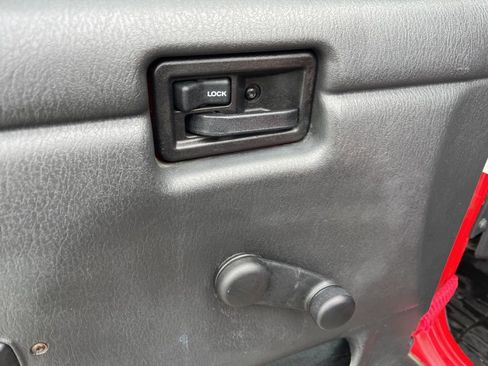 Used 2006 Jeep Wrangler Unlimited Rubicon image 33