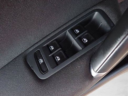 Used 2018 Volkswagen Golf S FWD image 12