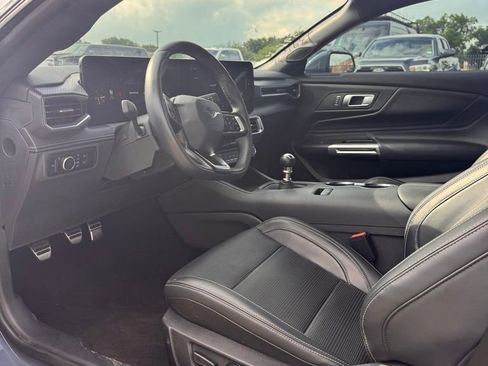 Used 2025 Ford Mustang GT Premium RWD image 6