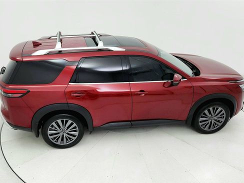 Used 2024 Nissan Pathfinder SL w/ SL Premium Package FWD image 18