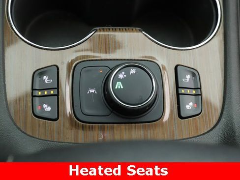 Used 2021 GMC Acadia SLE w/ Driver Convenience Package image 4