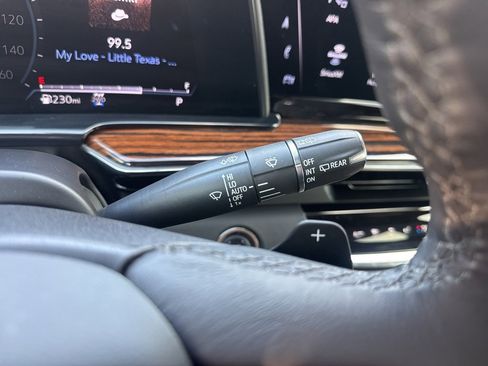 Certified 2024 Cadillac Escalade ESV Premium Luxury w/ Performance Package image 24