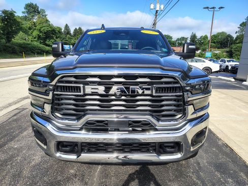 Certified 2025 RAM 2500 Big Horn AWD/4WD image 3