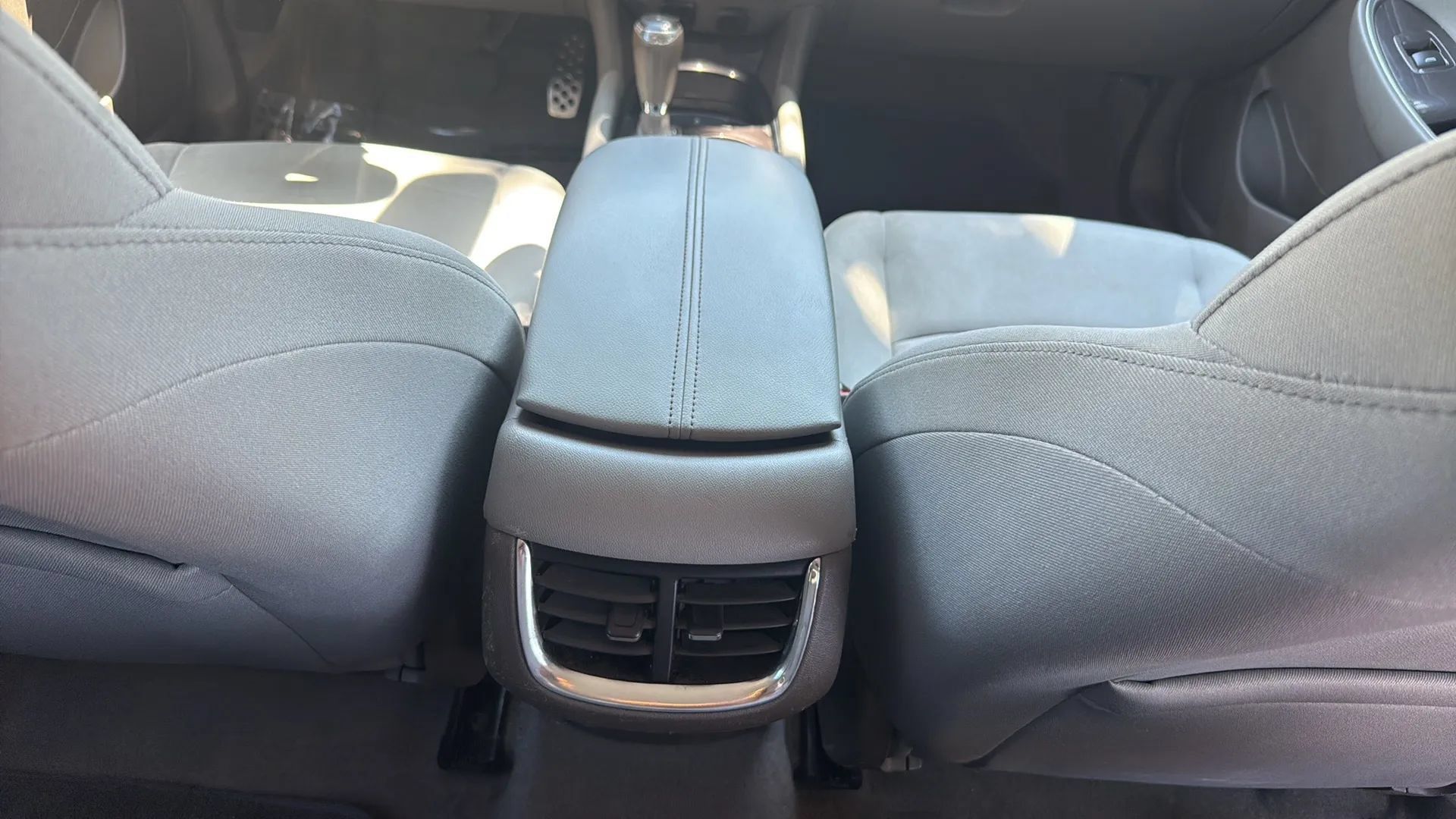 Used 2017 Chevrolet Malibu LT FWD image 28