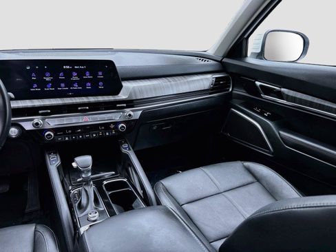 Used 2025 Kia Telluride EX w/ EX Captain's Chair Package FWD image 25
