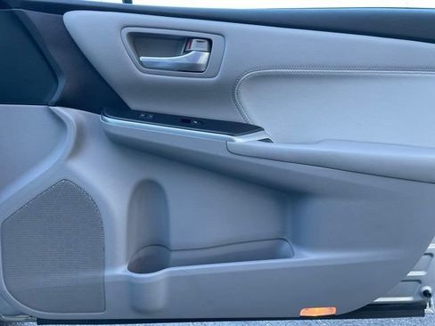 Used 2015 Toyota Camry XLE FWD image 25