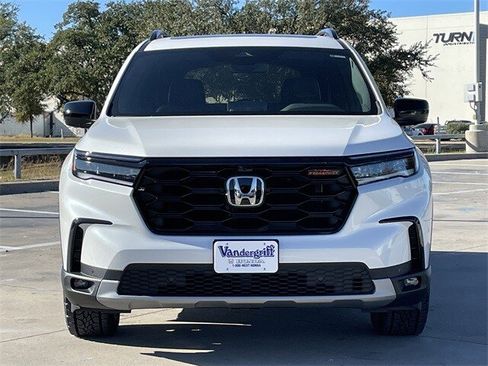 New 2025 Honda Pilot TrailSport image 8