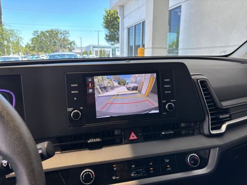 Used 2025 Kia Sportage LX FWD image 24