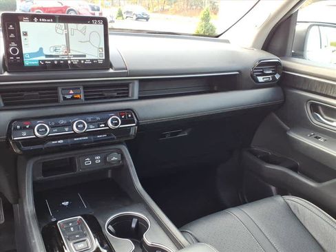 Used 2023 Honda Pilot Elite image 16