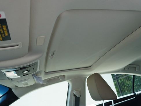 Used 2020 Lexus ES 350 w/ Premium Package FWD image 10