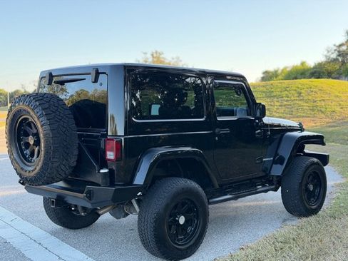 Used 2012 Jeep Wrangler Rubicon w/ PWR Convenience Group image 5