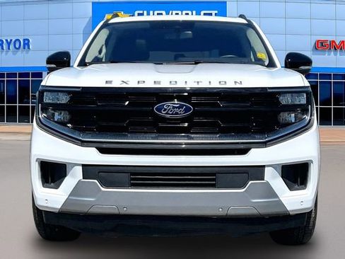 Used 2025 Ford Expedition Max Platinum AWD/4WD image 2