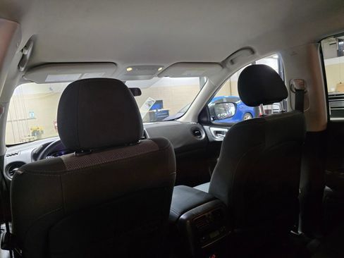 Used 2019 Nissan Pathfinder S FWD image 16